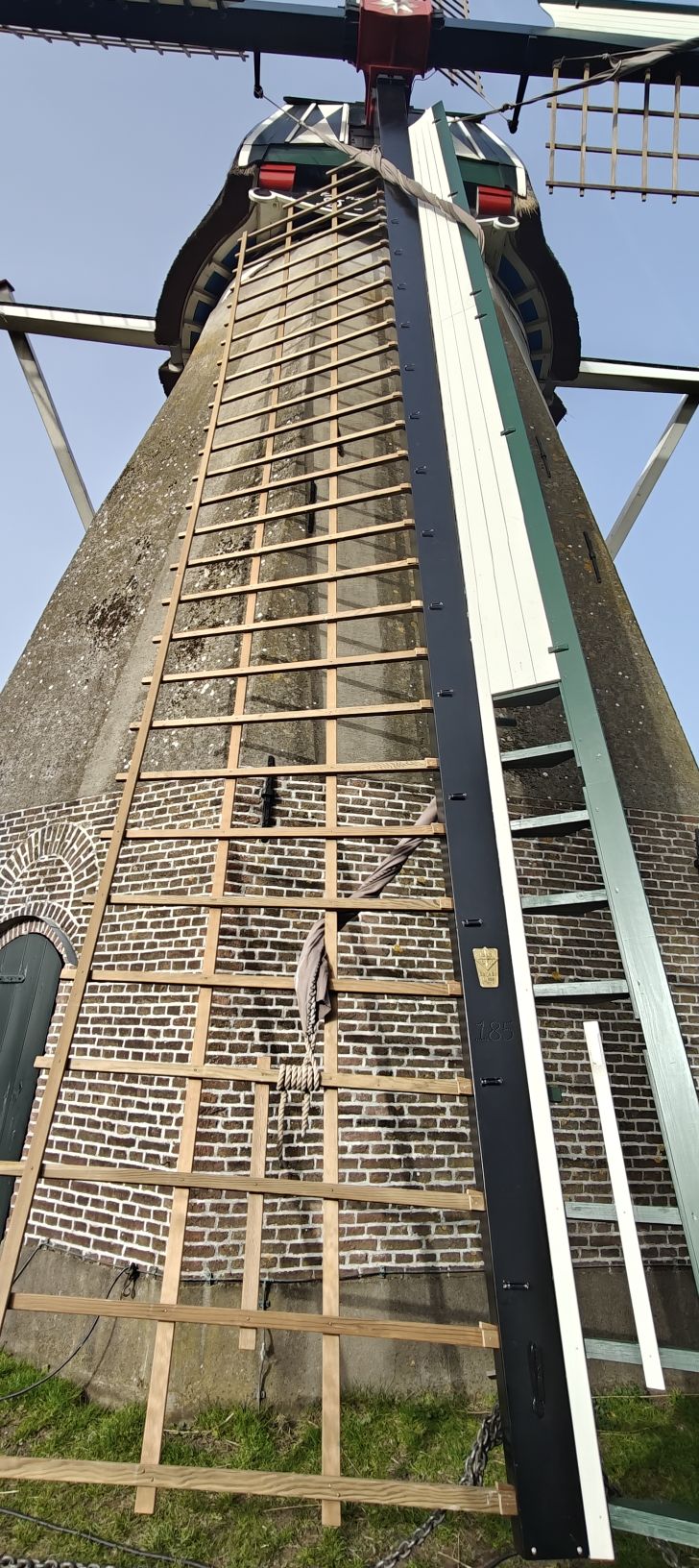 De molen draait weer